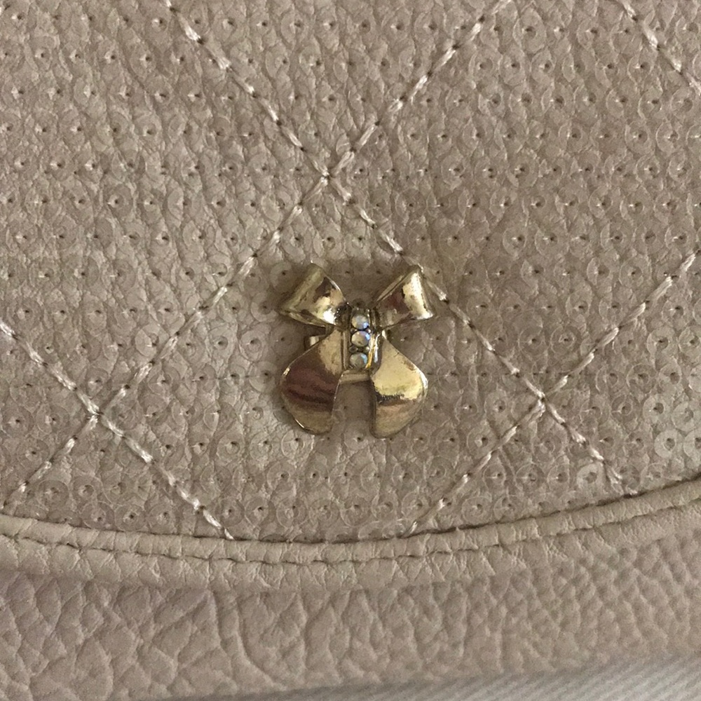 NWT wallet with gold bow - Picture 2 of 6